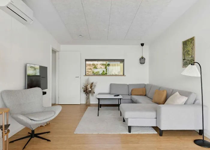 Feriehus With Comfort Nature Modern Design