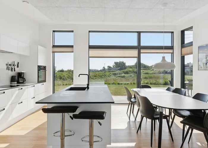 Feriehus With Comfort Nature Modern Design *